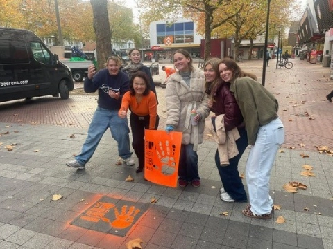 Leerlingen 't Groen zetten zich in voor Orange The World