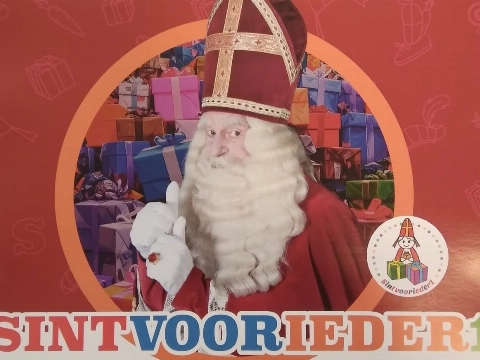Bibliotheek de Plataan inzamelpunt voor cadeaus voor Sintvoorieder1