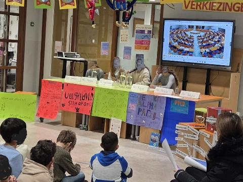 Leerlingen Avonturijn storten zich op verkiezingen