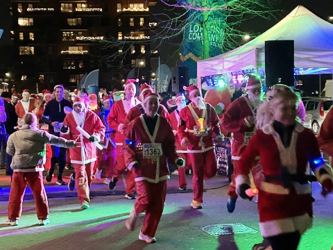 Santa Run en vuurwerk op het Van Hogendorpkwartier