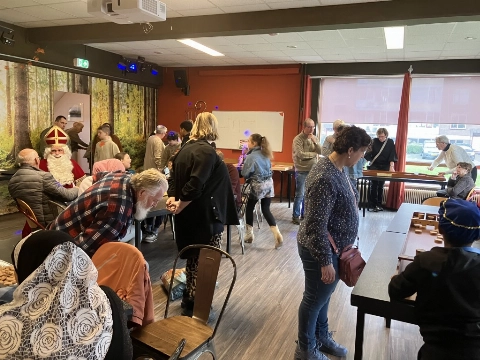 Prins Willem Alexanderschool viert Sinterklaasfeest in Wijkcentrum West