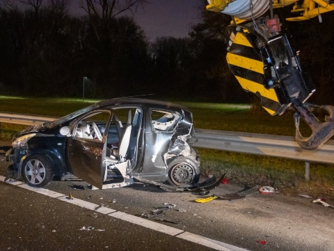 Aanrijding met meerdere voertuigen op A20