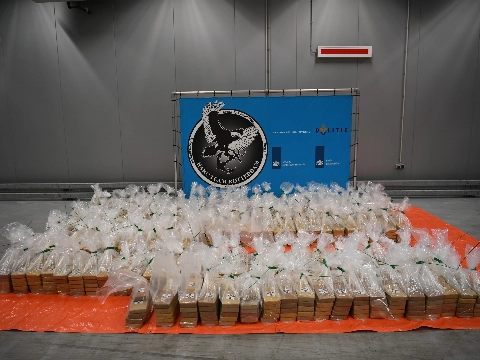 Bijna 5000 kilo cocaïne gevonden in containers uit Equador