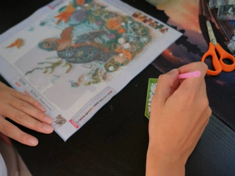 De Ultieme Cadeaugids voor Creatievelingen: Hier Maak Je Ze Écht Blij Mee