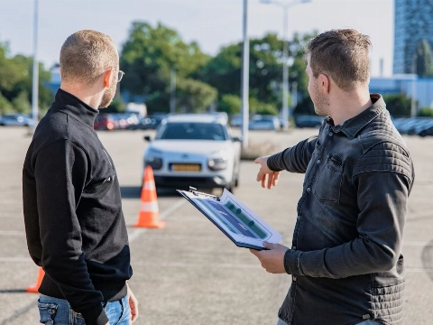 De weg naar veiliger verkeer begint met een solide theoriekennis