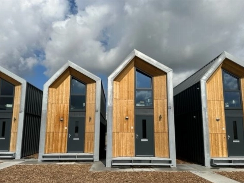 Foutje: geen vluchtelingen maar Vlaardingse jongeren in woningen Oslopad