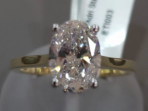 Voor jouw Valentijn ga je naar Adri Stam Juwelier