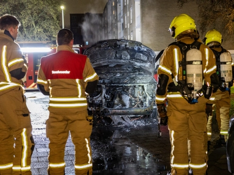 Busje uitgebrand in de Gansfoortstraat