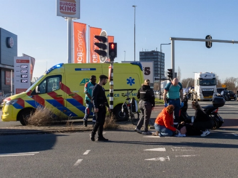Man loopt hoofdwond op bij ongeval met scootmobiel