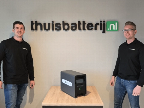 Thuisbatterij.nl en Sunergy slaan handen ineen: Slimme aansturing en dynamische energie voor plug-in batterijen