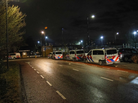 Politie rukt uit voor vechtende voetbalclubs