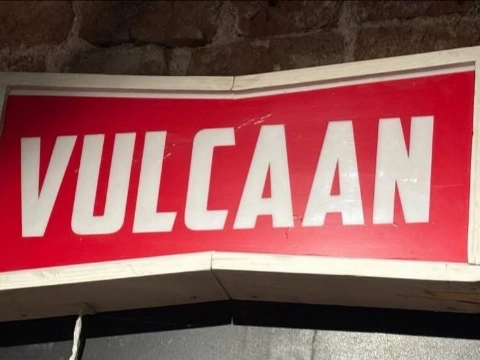 Bierbrouwerij Vulcaan op zoek naar verdwenen lichtbak