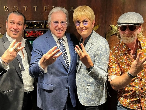 Van Goeiste Vrijdag ooit naar Beste Donderdag ever