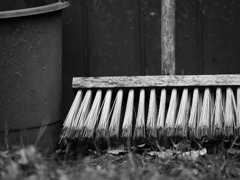 De bezem door Vlaardingen!