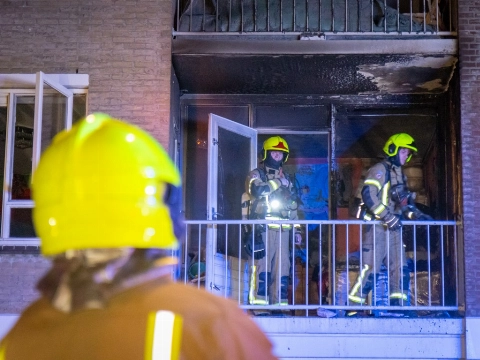 Explosie veroorzaakt brand in flatwoning Vlaardingen