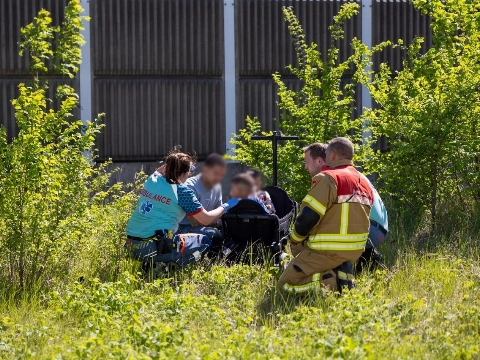Dronken vader crasht met twee kinderen in auto op de A20