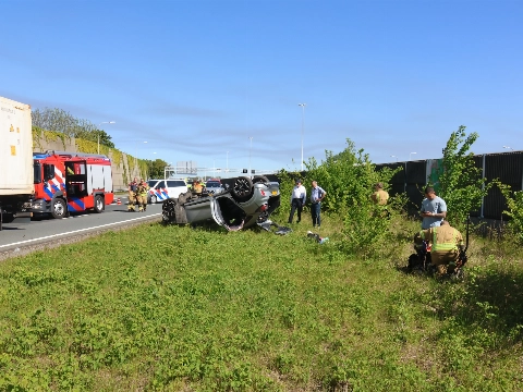 Dronken bestuurder crasht in auto met twee kinderen