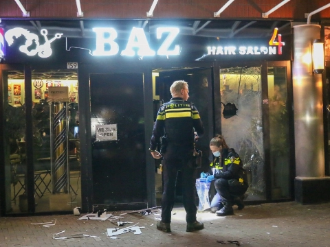 Burgemeester van Vlaardingen sluit kapperszaak na explosie