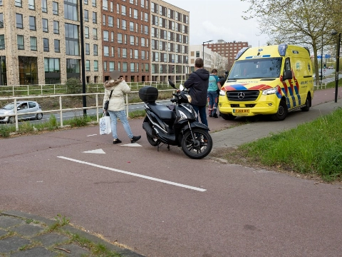 Scooter en fatbike botsen op Mr. L.A. Kesperweg