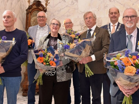 Zes Koninklijke onderscheidingen tijdens Lintjesregen in Vlaardingen