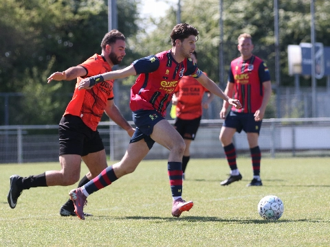 Victoria '04 verliest van buren Schiedam