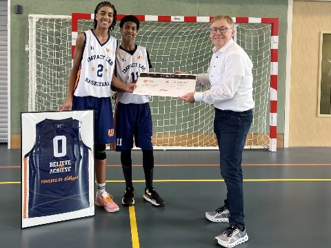 Cheque van 10.000 euro voor YETS Foundation