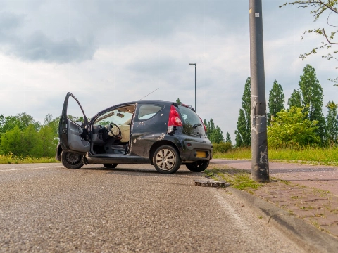 Automobilist na aanrijding aangehouden om positieve drugstest