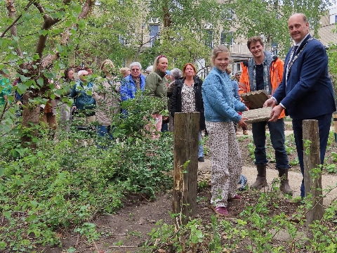 Parkje Van Riebeeckstraat voor mens en mus