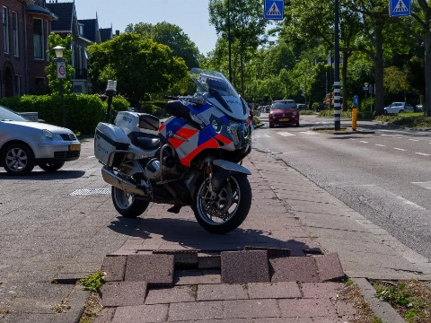 Twee fietsers gewond door losliggende tegels op fietspad