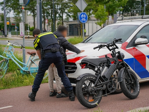 Vlaardinger (12) zwaait met mes in Schiedam