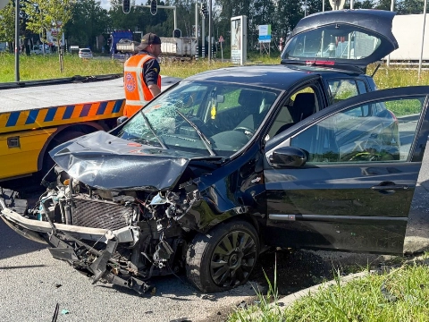 Auto's zwaar beschadigd bij aanrijding op de Marathonweg