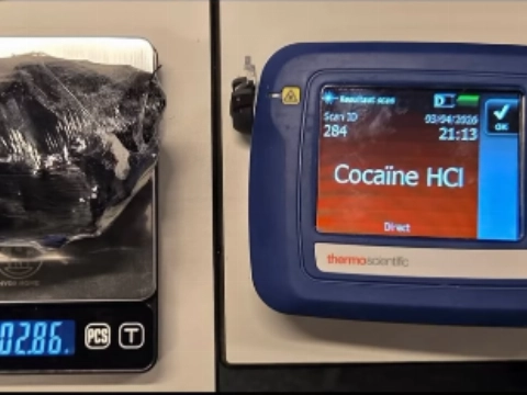 Twaalf drugsdealers opgepakt in Vlaardingen
