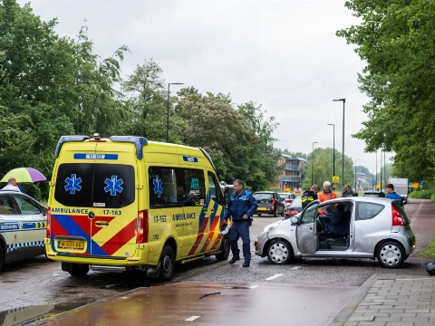 Automobilist onder invloed rijdt scooter aan