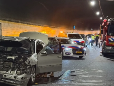 Chaos in Beneluxtunnel na aanrijding