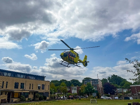Traumahelikopter landt op speelveldje