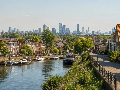 Kopen in Vlaardingen: wat het onderscheidt van Rotterdam, tien minuten verderop