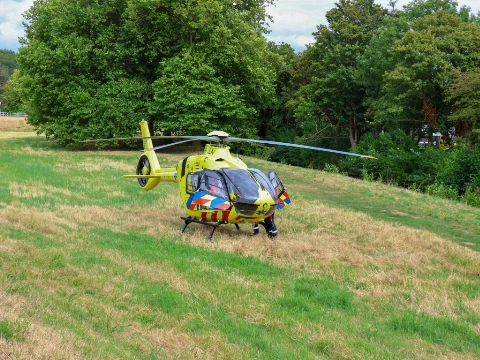 Traumahelikopter opnieuw in Vlaardingen aan de grond