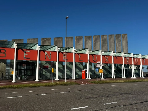Buis voor fietsers Beneluxtunnel weer open