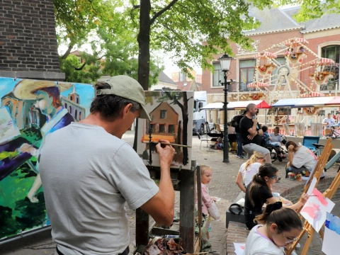 Festival Onder de Linden: kunst, creativiteit en muziek in het hart van Vlaardingen