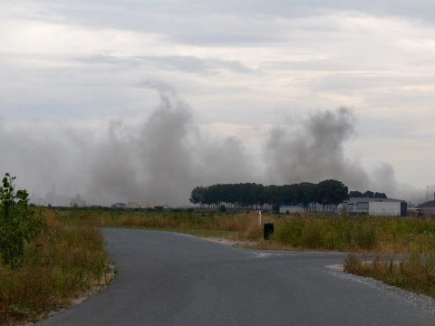 Rook- en stankoverlast in Vlaardingen door brand in de Botlek