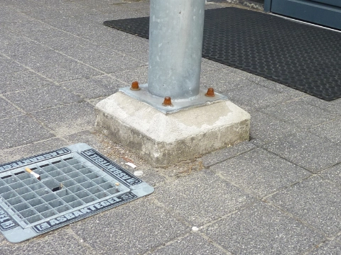Peukentegels op winkelstrip Wiardi Beckmansingel in aanloop naar Cleanup Day