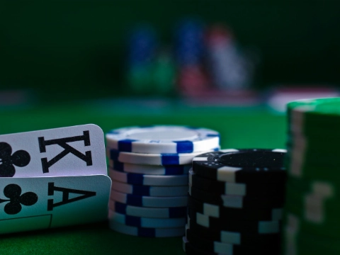 Van eerste platforms naar een wereldwijde industrie: de groei van online casino’s