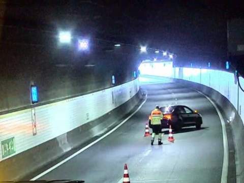 Kapotte auto zorgt voor flinke file op A4 richting Kethelplein