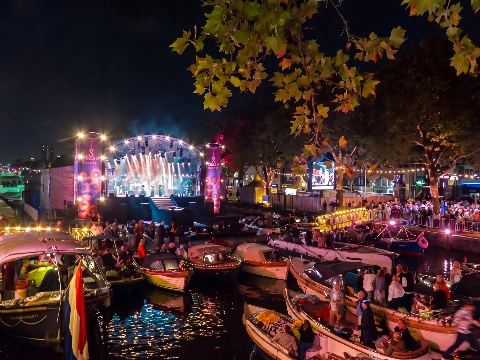 Kraanconcerten trekken duizenden bezoekers naar Oude Haven