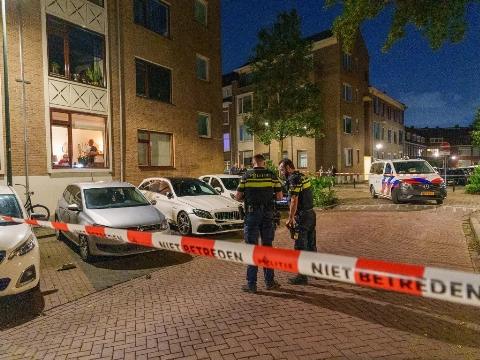 Auto's beschadigd na explosie Mendelssohnplein Vlaardingen