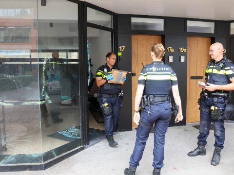 Opnieuw ruiten vernield in Fransenstraat, beautysalon doelwit