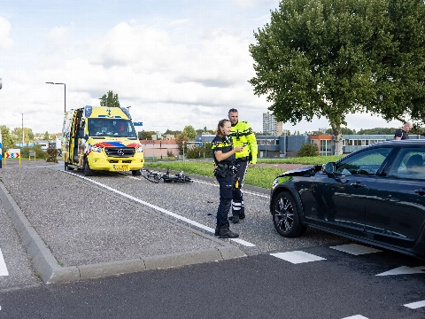 Fietser gewond bij aanrijding met auto op Deltapad