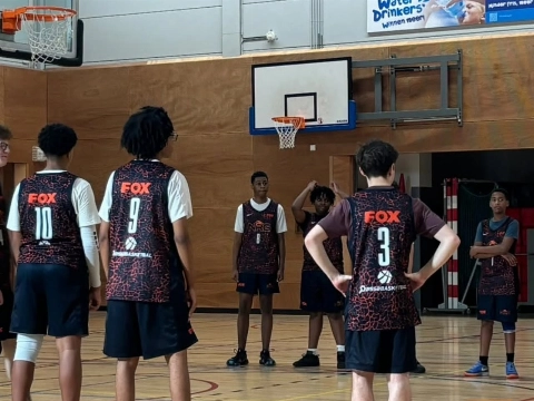 Ontdek Basketbal bij NRG tijdens de sportclinics van ViB!