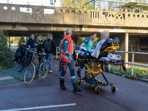 Man gewond bij aanrijding station Oost