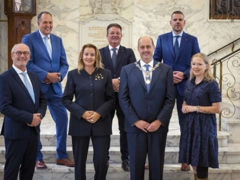 College Vlaardingen neemt besluiten over AZC, bruggen en arbeidsmigranten